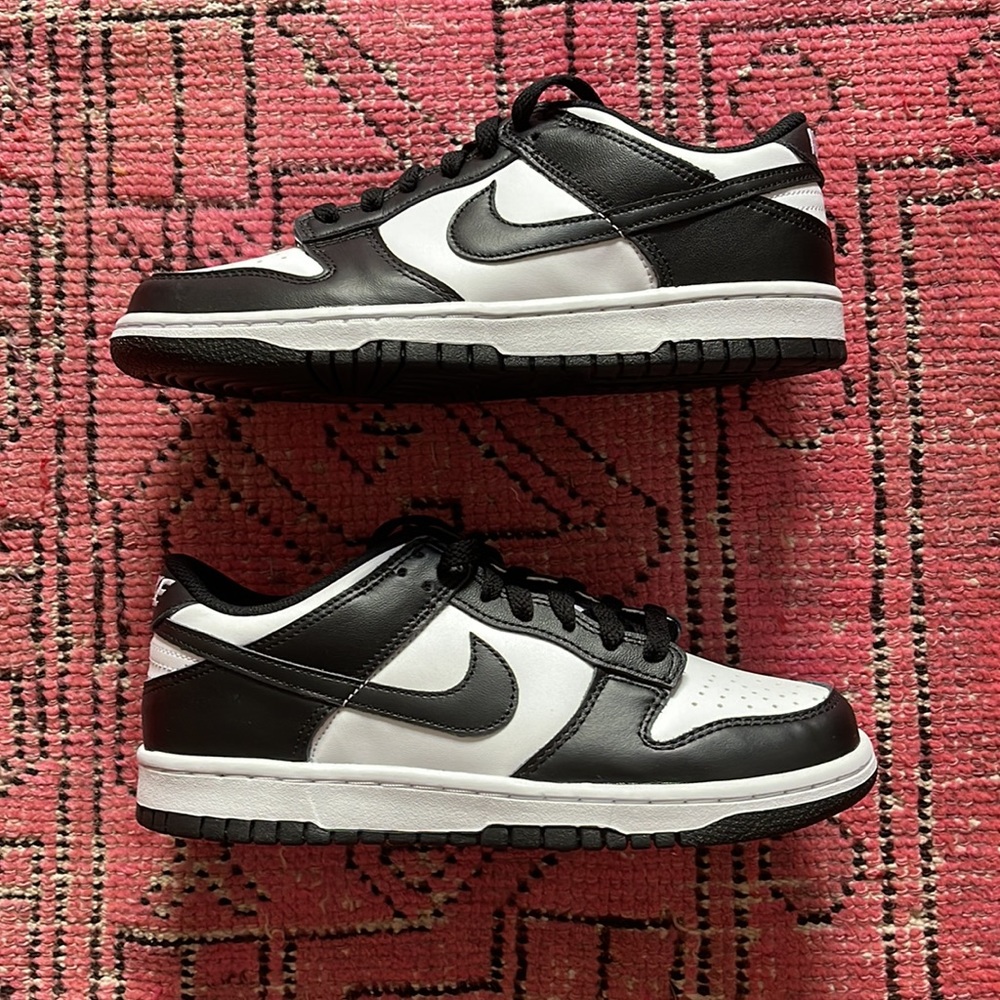 NIKE DUNK LOW Black/White (GS) size 6